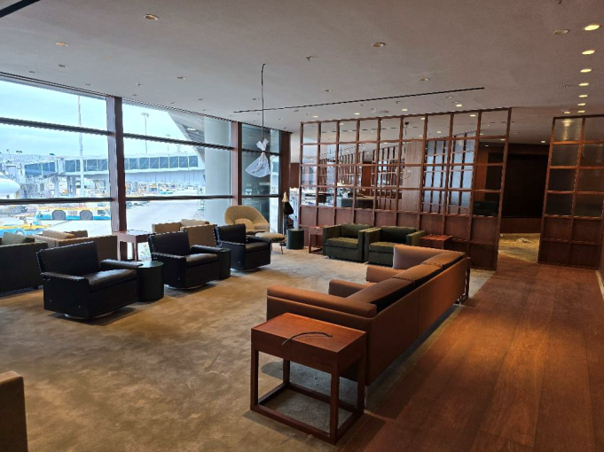 2025-4 Cathay Pacific Lounge The Bridge Resumption Project